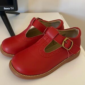 Toddler girls red t bar shoes sz 8